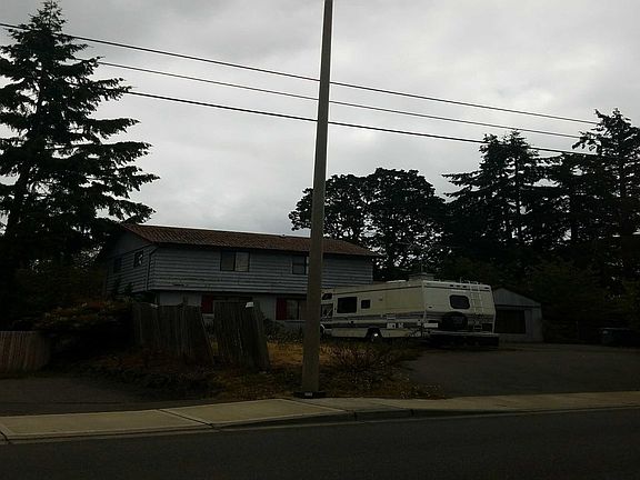 3rd image of 8501 Bridgeport Way SW