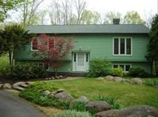 115 High Point Dr, Amherst, MA 01002