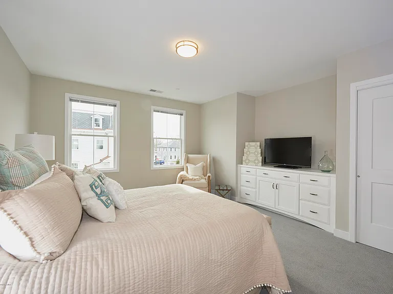 92 Drives James Parker Blvd #306 — Photo 9