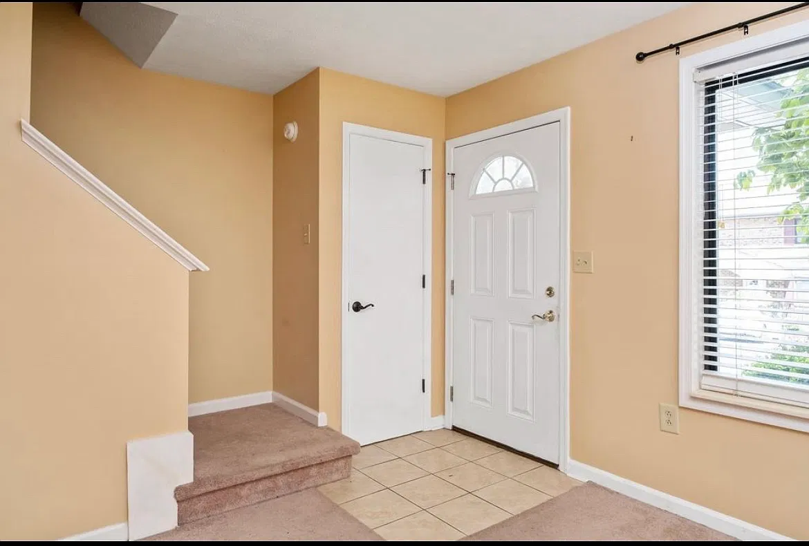 2 bed, 1.5 bath, 986 sqft, $1,550 — Photo 3