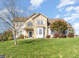 50 Pine Creek Dr, Carlisle, PA 17013