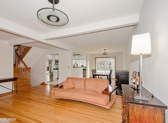 Spacious and Bright Open Floor Plan.