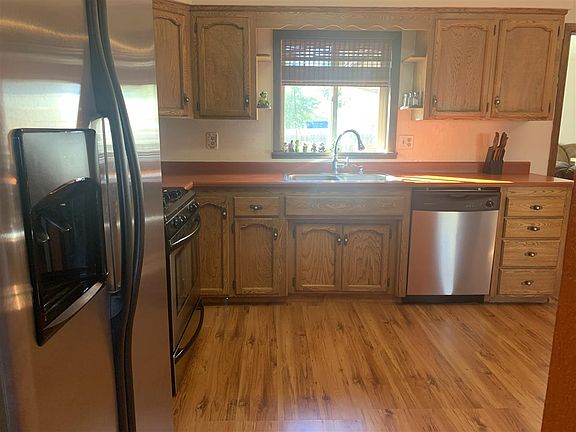 4th image of 497 McMullin Dr