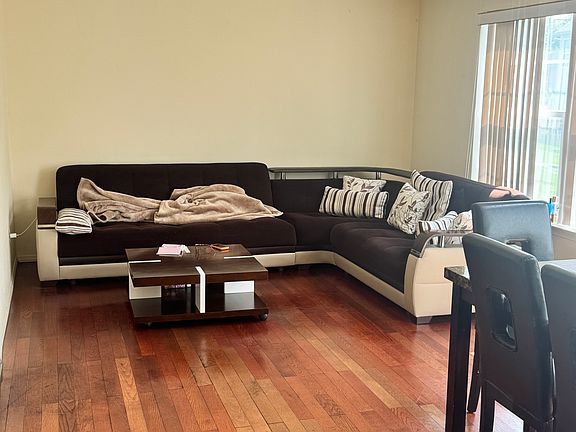 2nd image of 160 Nebula Rd Unit 160