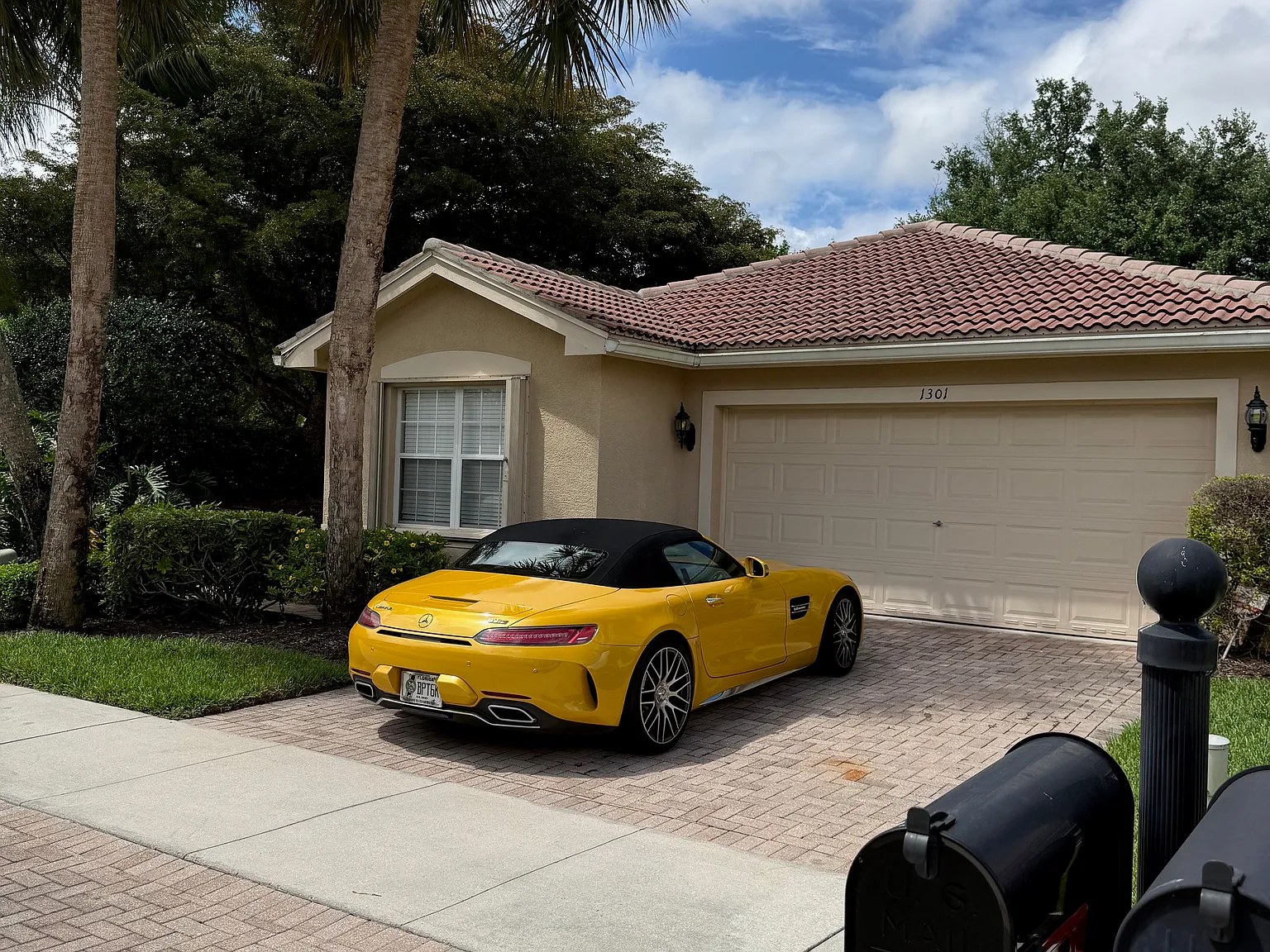 4 bed, 2078 sqft, $6,625 — Photo 3