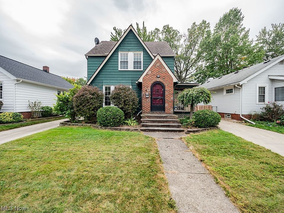 1st image of 20751 Woodstock Ave