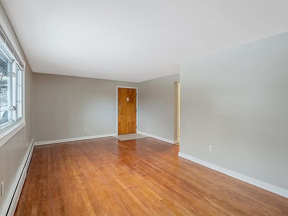 5th image of 6-200 Beverly Dr