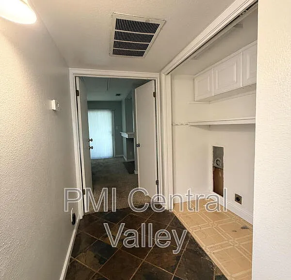 3440 W Benjamin Holt Dr — Photo 12