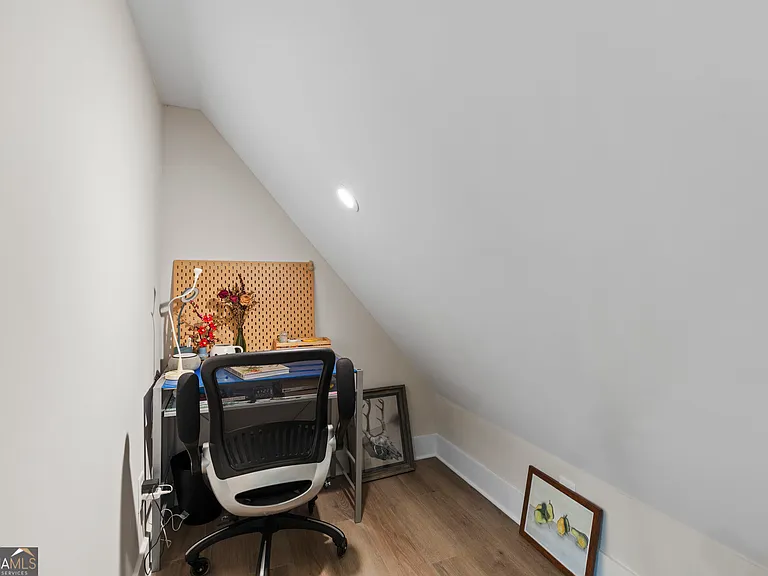 110 Arcadia Ave — Photo 25