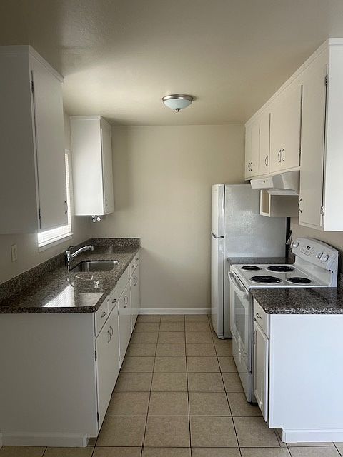 1st image of 239 Willow Ave #2
