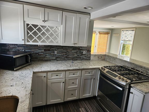 5th image of 88 Maplewood Ave