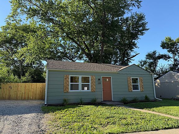 2nd image of 229 SE 35th Ter