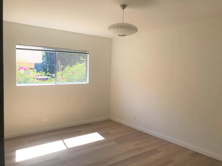 1111 California Ave #2 — Photo 6