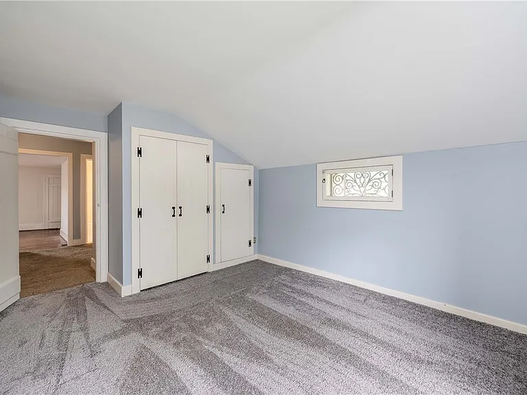 1253 Fairport Rd — Photo 42