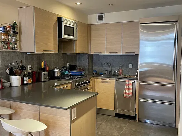 215 East 81st Street image 1 of 8