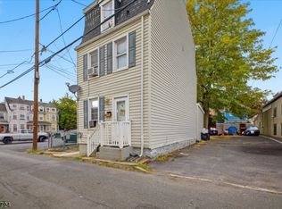 38 Fox St, Phillipsburg Town, NJ 08865