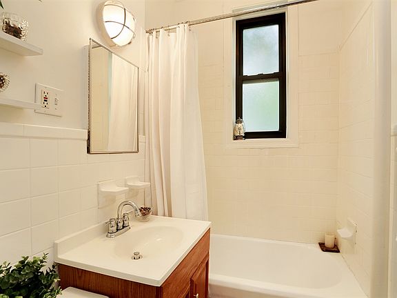 5th image of 670 President St APT 2B