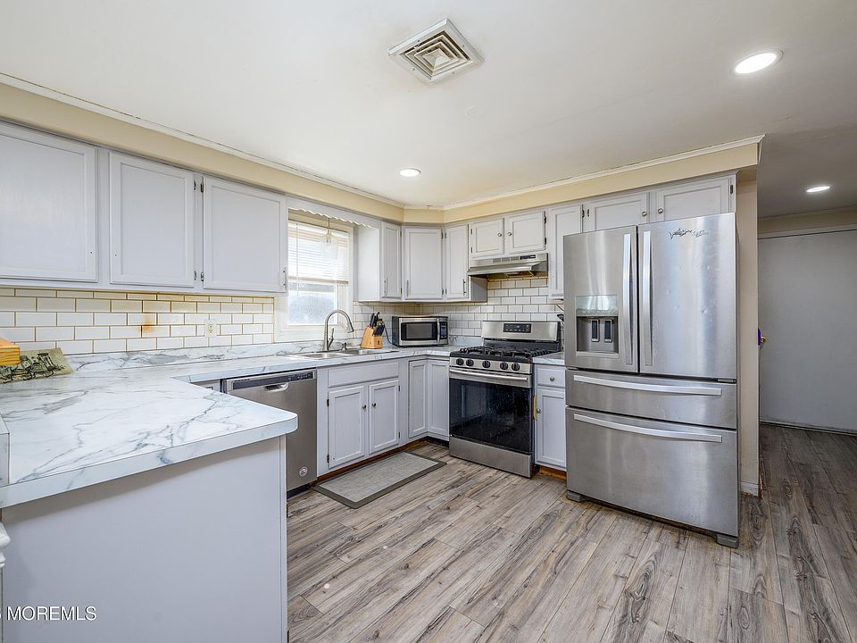 1st image of 570 Eltone Road