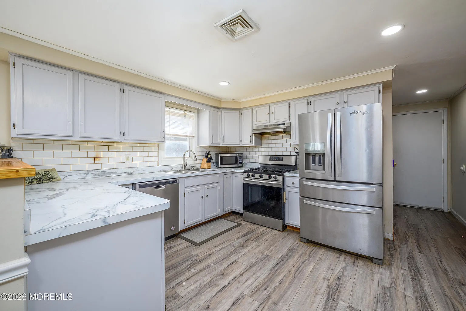 570 Eltone Road photo 1