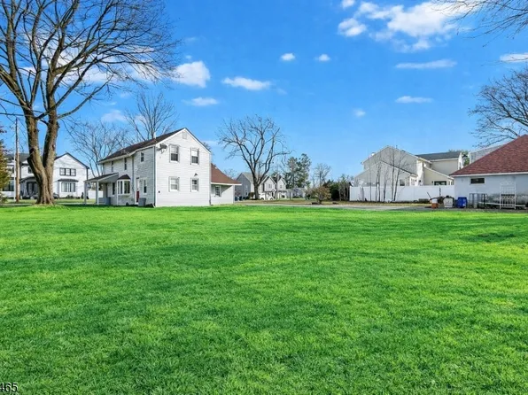 51 Washburn Rd, Pequannock Twp., NJ 07444