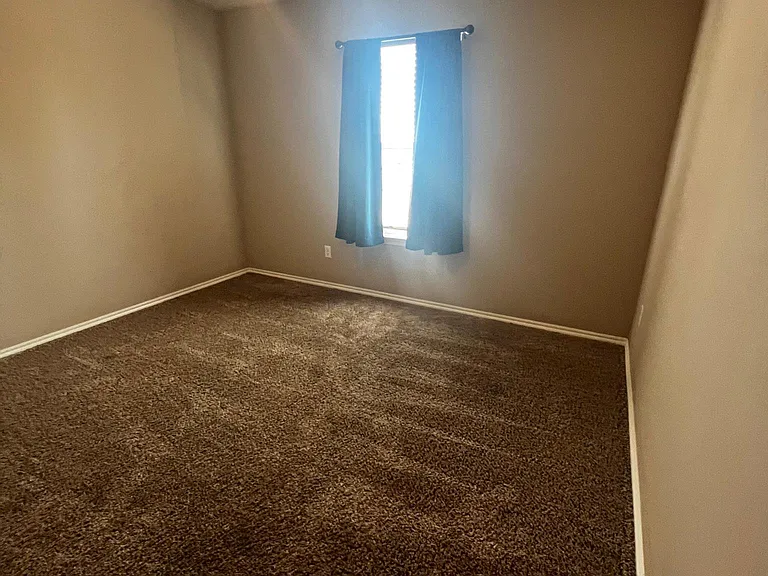 2921 Thompson Farm Ln — Photo 12