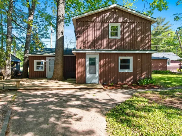 W6053 Lake Dr, Shawano, WI 54166