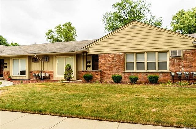 1st image of 406 La Plaza Ct