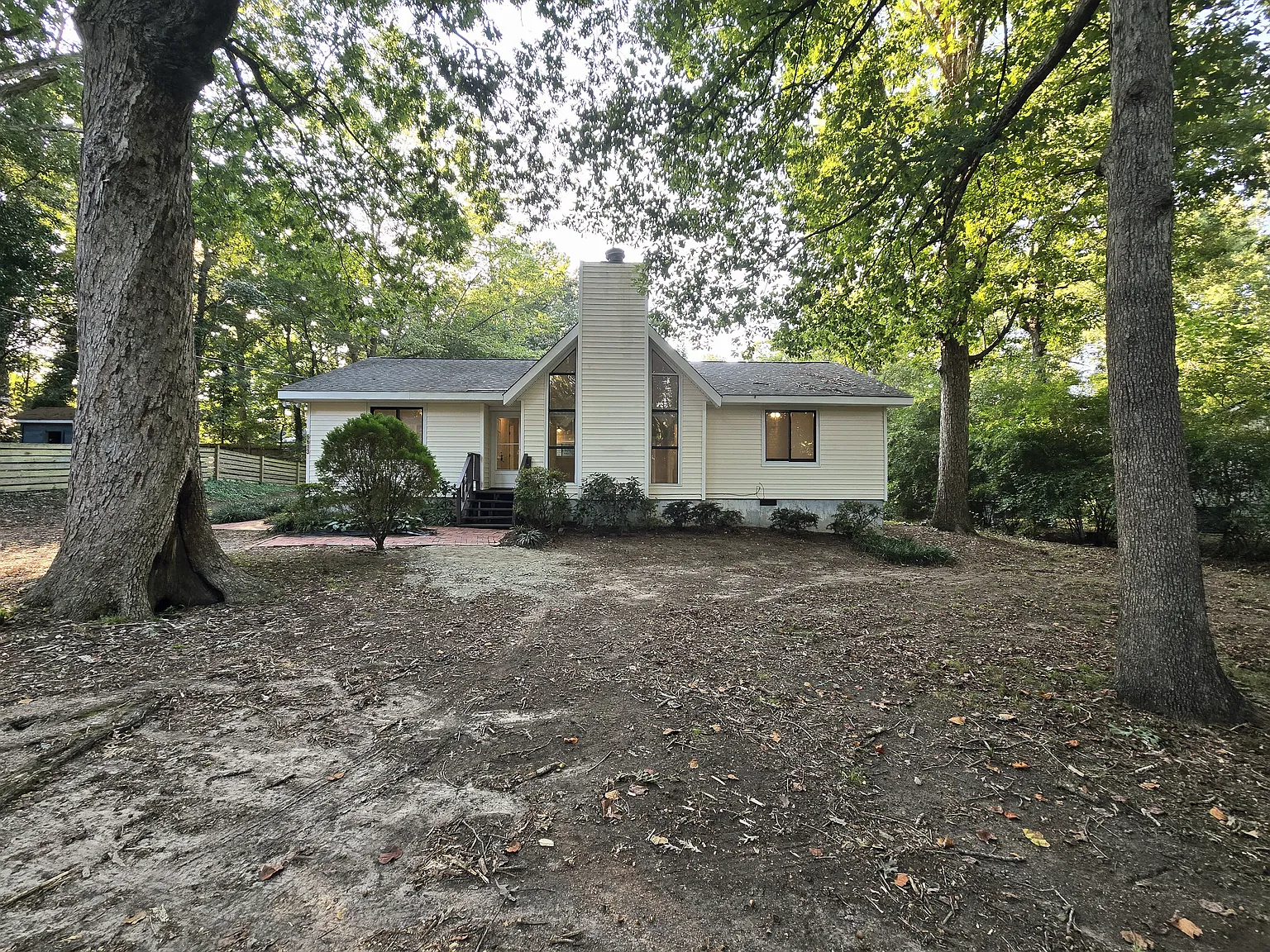 3 bed, 1270 sqft, $1,725 — Photo 1