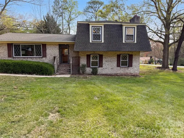 121 Pelham Ln, Fort Mill, SC 29715