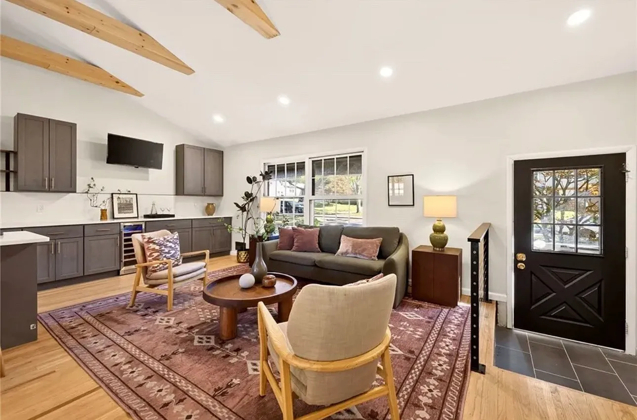 4 bed, 2066 sqft, $3,250 — Photo 1