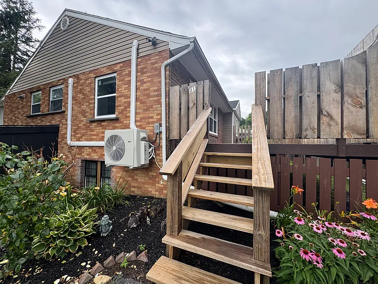 31 Buttonwood Rd #1 — Photo 1