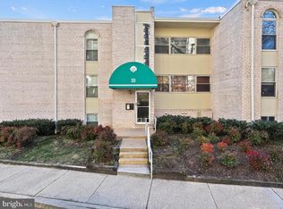 19 Canterbury Sq #211, Alexandria, VA 22304