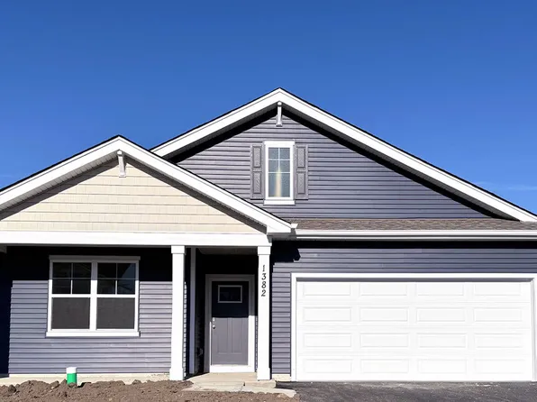 1382 Aspen Ln, Pingree Grove, IL 60140