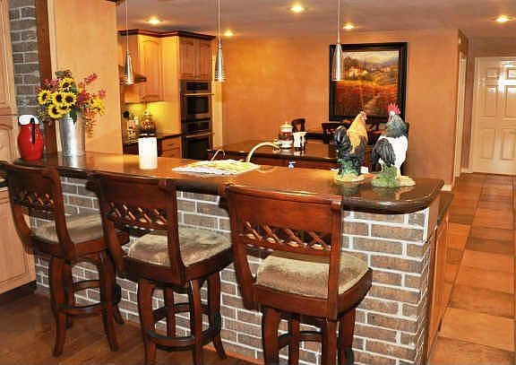 4th image of 221 Rancho Vista Dr
