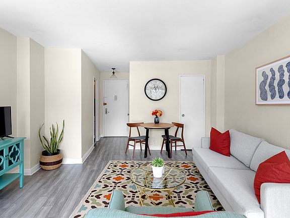 2nd image of 225 E 36th St APT 14G