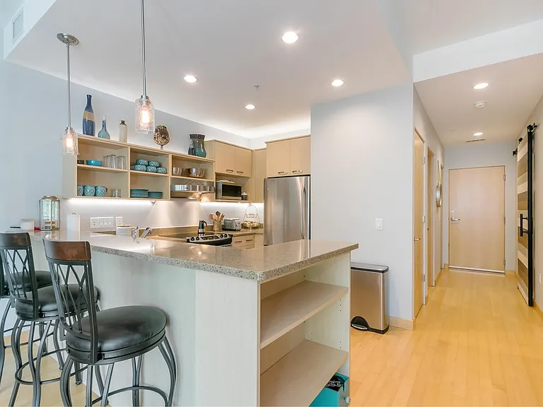 309 W Washington Ave #213 — Photo 19