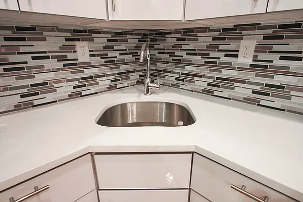 Rented by Owen Olivier, LREB | media 25