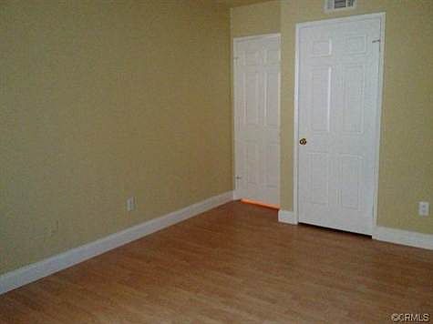 5th image of 4454 Spencer St