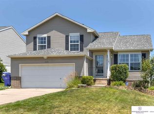 16474 Erskine St, Omaha, NE 68116