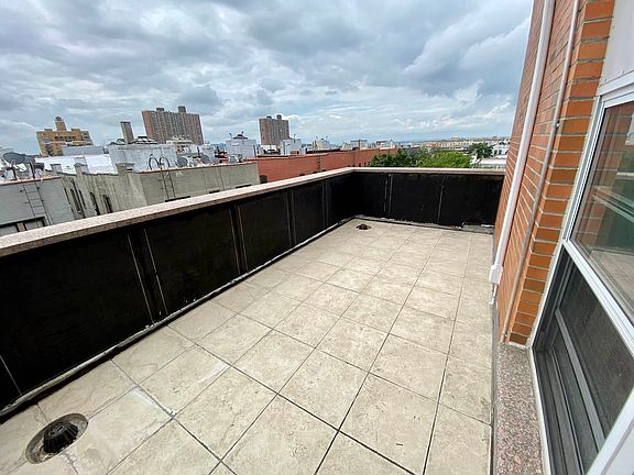 3rd image of 5418 5th Ave #2