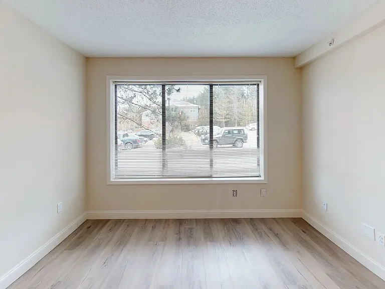 144 Larkin Way — Photo 2