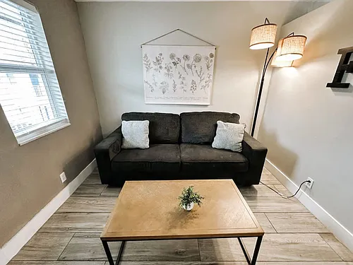 50 Davie Blvd Photo 1