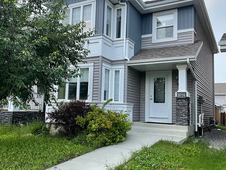 16724 15th Ave SW — Photo 2