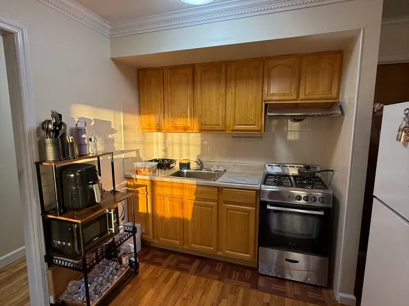 3416 150th St Floor 1, Flushing, NY 11354