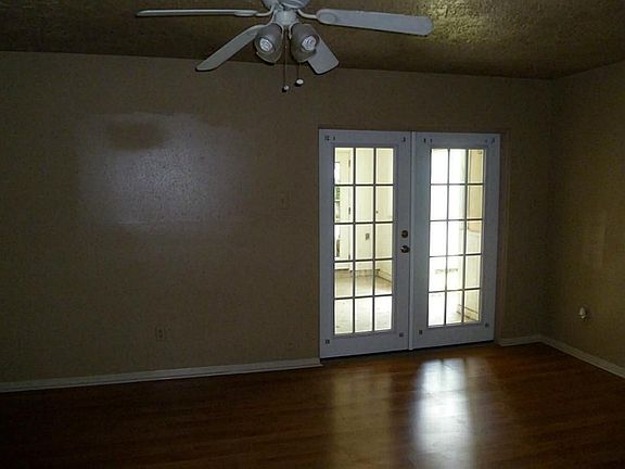 4th image of 606 Briar Creek Dr