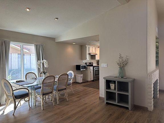 5th image of 261 Santa Barbara Cir