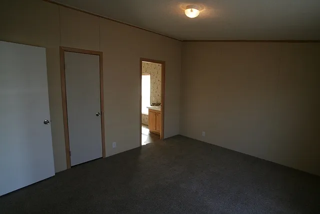 110 White Oak Dr — Photo 7