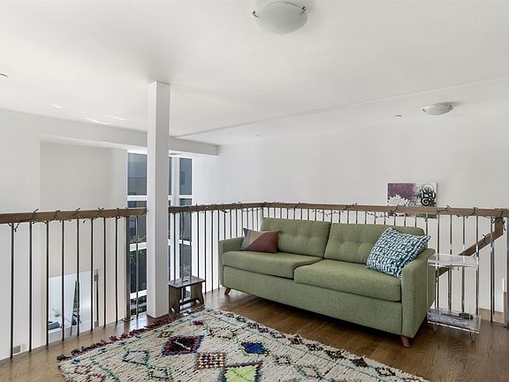 4th image of 818 Dean St APT 3A