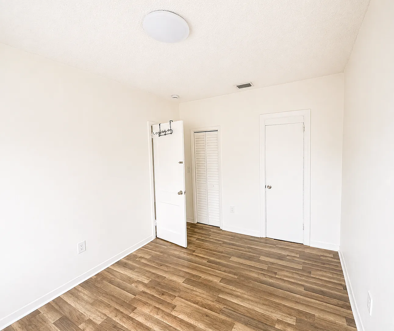 1 bed, 750 sqft, $1,700 — Photo 4