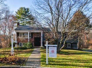26 Montgomery Dr, Framingham, MA 01701